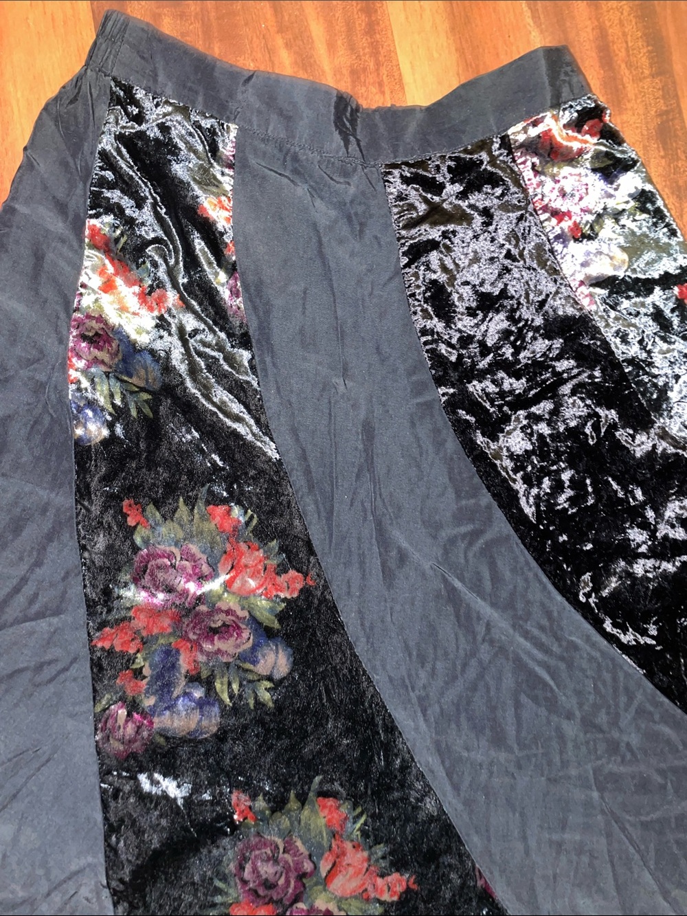 Black Rose Velvet Panel Swing MIDI/ MAXI SKIRT w Scalloped Hemline M